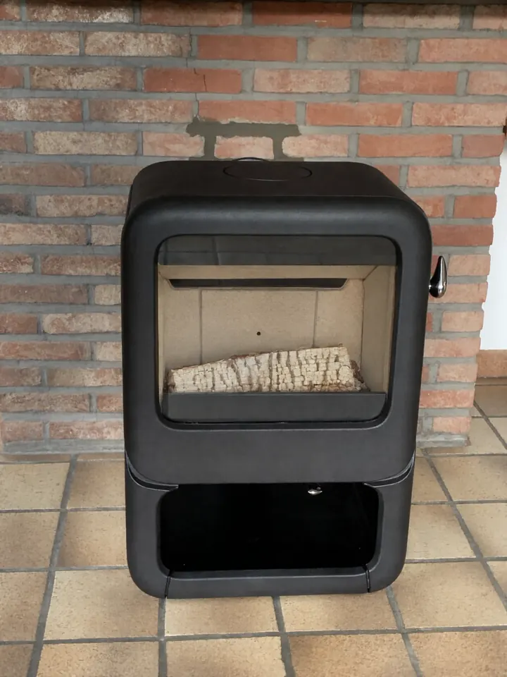 Poêle à bois Dovre Rock 350 installé à Seilles, vu de face