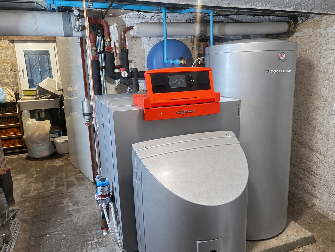 Chaudière mazout à condensation Viessmann Vitoladens 300-T 35 kW avec boiler Vitocell, installation Confort Willem